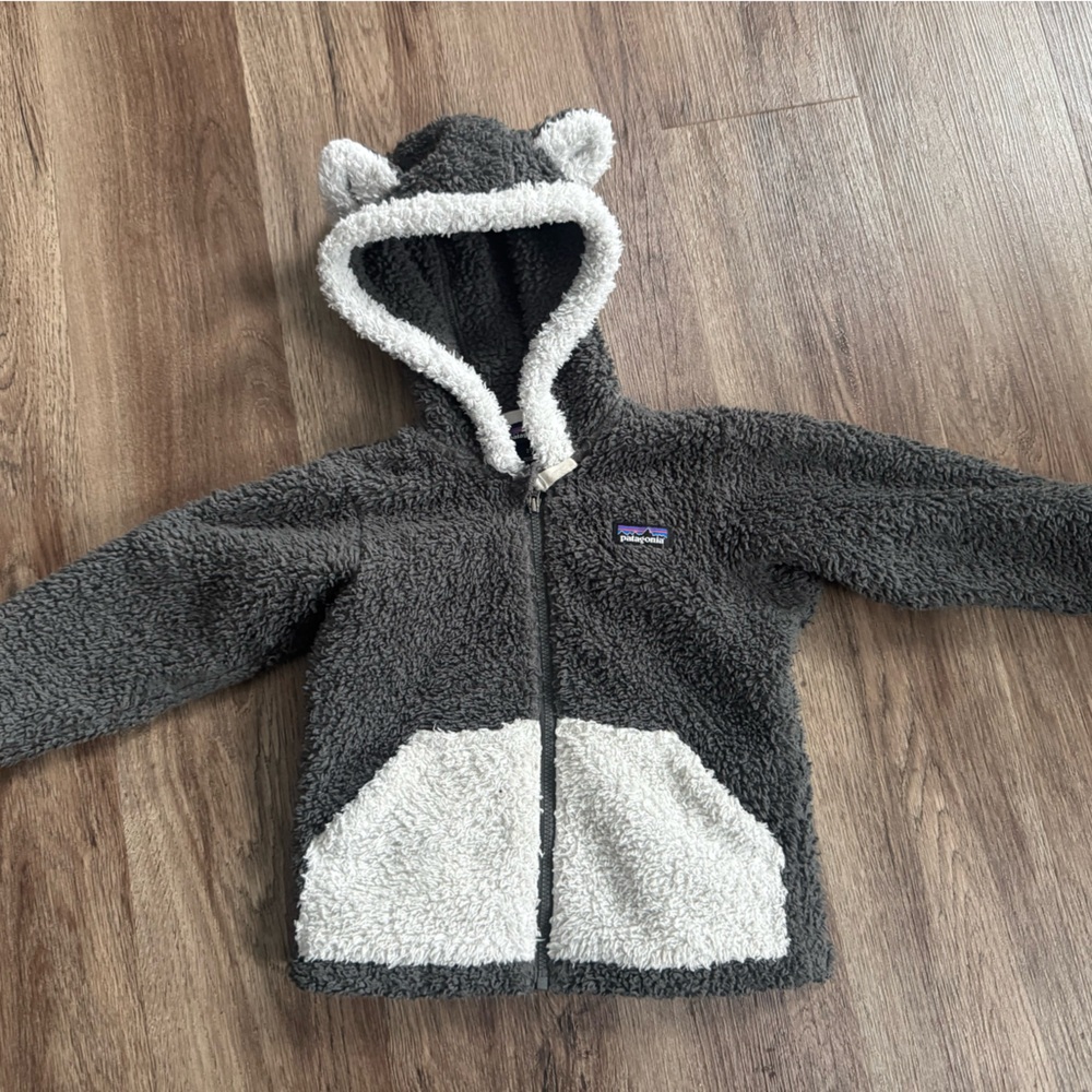 Patagonia Gray and Cream Fleece Jacket
